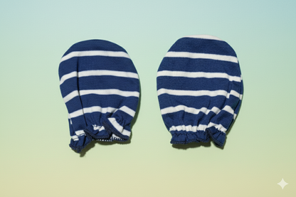 2 Pairs of Newborn Baby Mittens.
